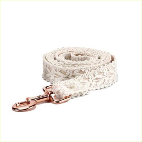 Collier Original Dentelle Et Petite Fleur